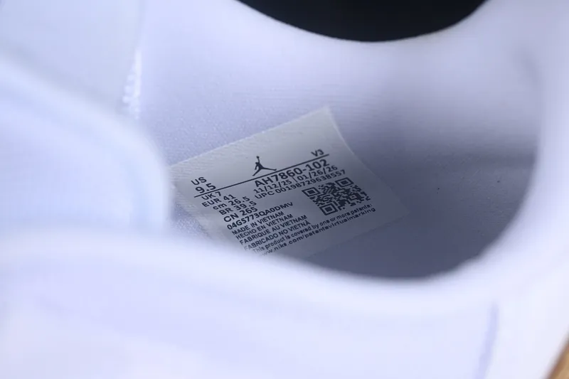 All categories Air Jordan Jordan series basketball shoes Air Jordan 11 F version Air Jordan 11 Low "Metallic Gold" AJ11 Joe 11 Platinum AH7860-102